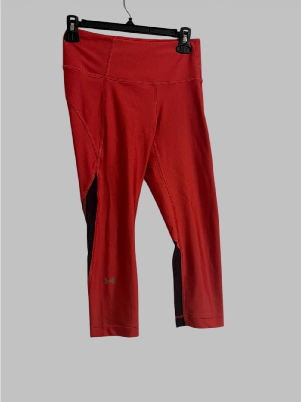 Under Armour Red Compression Capri Leggings
